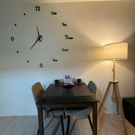 81 Newport Blvd Cluster 4 Unit B 3Rd Flr By Rechelle Nunag Pasay Zewnętrze zdjęcie