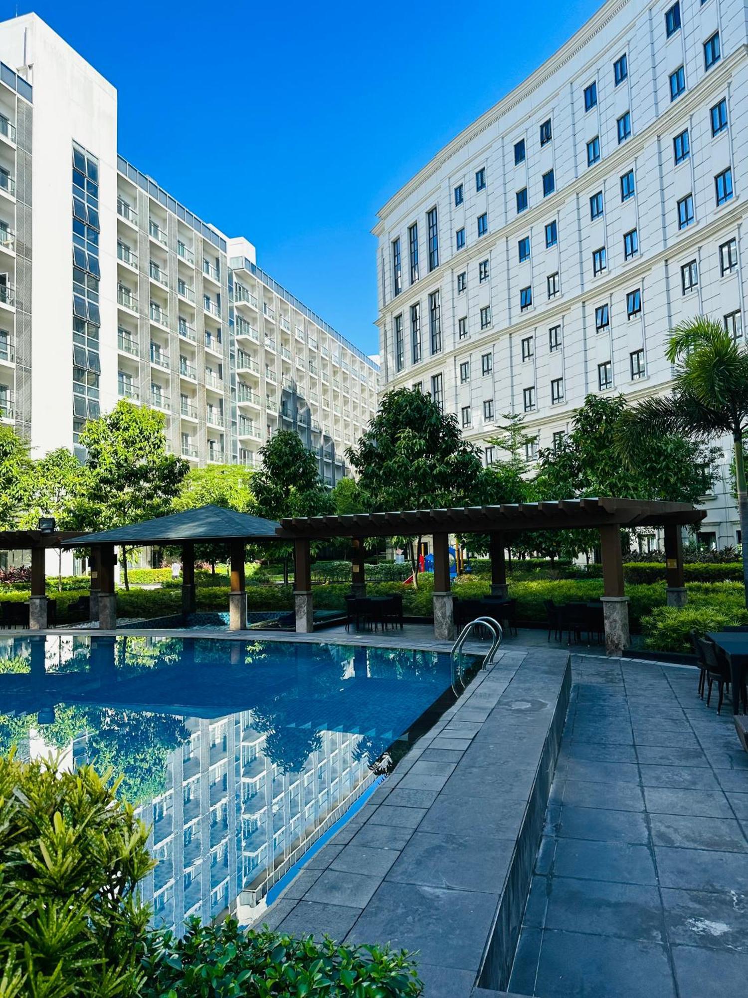 81 Newport Blvd Cluster 4 Unit B 3Rd Flr By Rechelle Nunag Pasay Zewnętrze zdjęcie