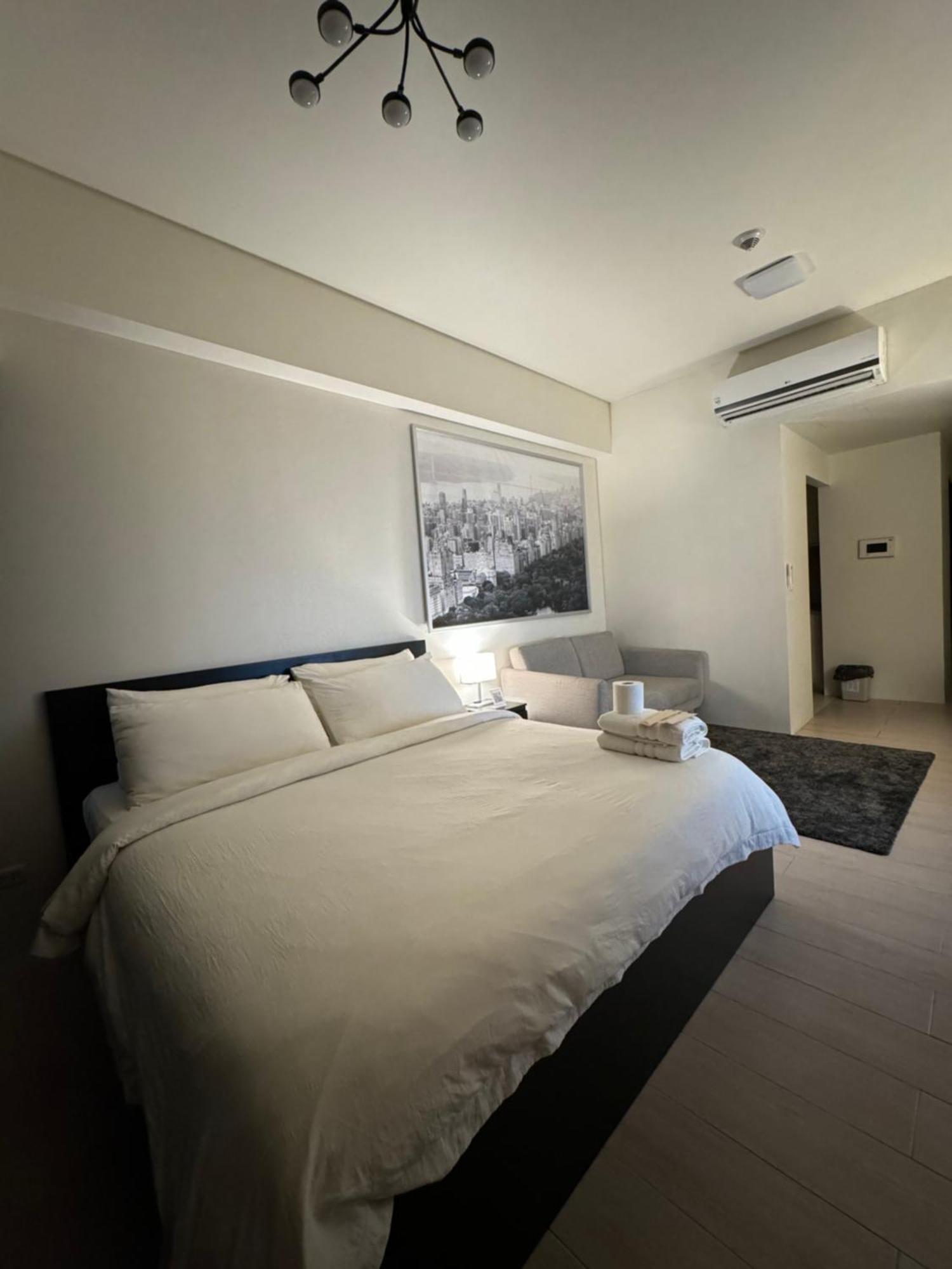81 Newport Blvd Cluster 4 Unit B 3Rd Flr By Rechelle Nunag Pasay Zewnętrze zdjęcie
